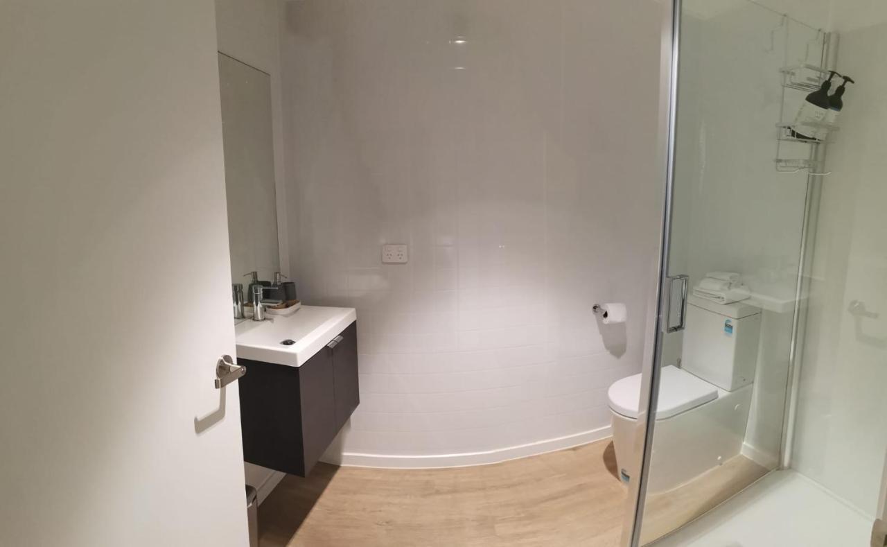 Queenstown Central - Walk To Town - Free Parking - Wifi And Smart Tv - Gym Экстерьер фото